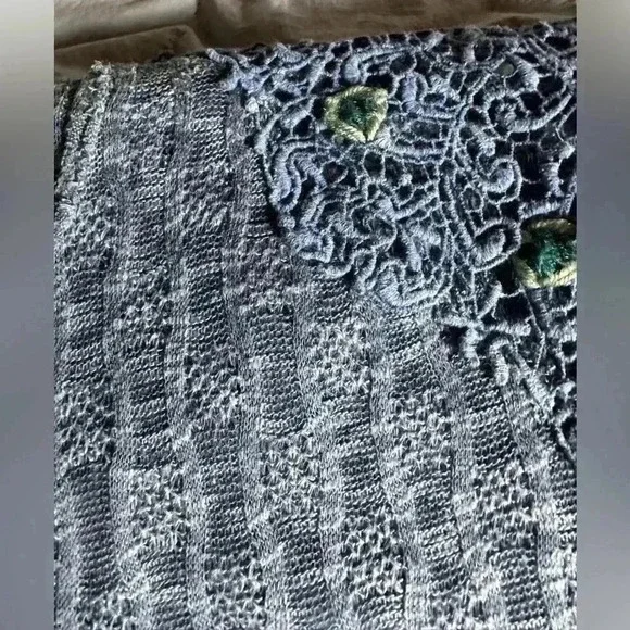 Heather blue swing sweater tank top,‎ size xl. Crochet back with flowers. - Picture 10 of 11